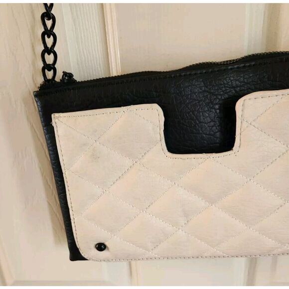 Juicy Couture Quilted Cream & Black Small Shoulder/ Crossbody Purse - Picture 5 of 14